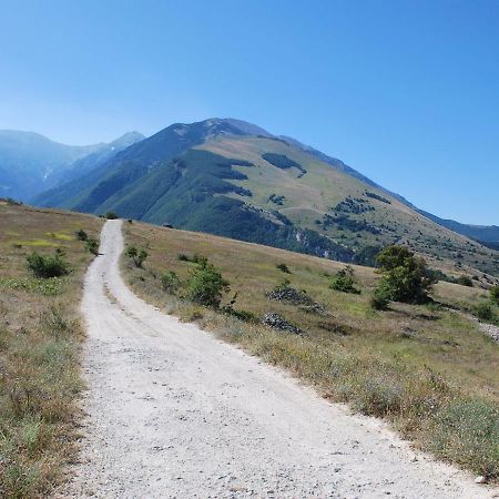 Belvilla By Oyo Villa Insieme San Valentino in Abruzzo Citeriore Esterno foto