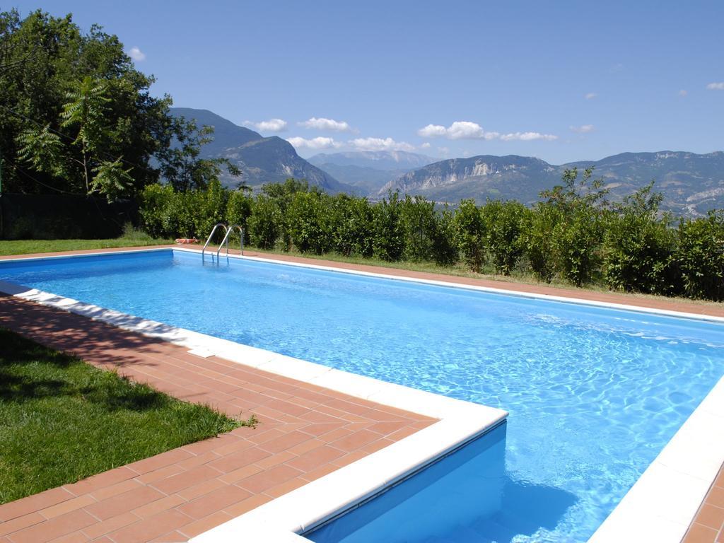 Belvilla By Oyo Villa Insieme San Valentino in Abruzzo Citeriore Esterno foto