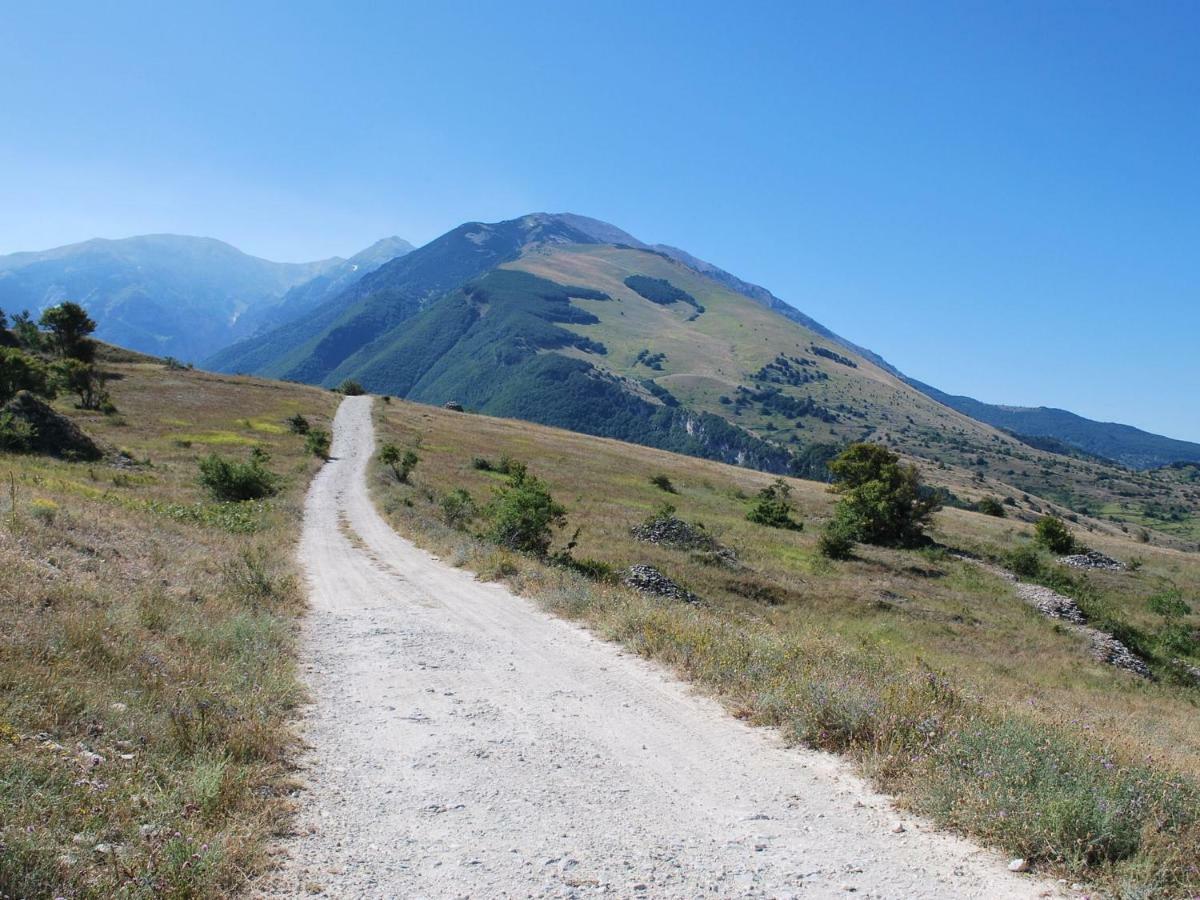 Belvilla By Oyo Villa Insieme San Valentino in Abruzzo Citeriore Esterno foto